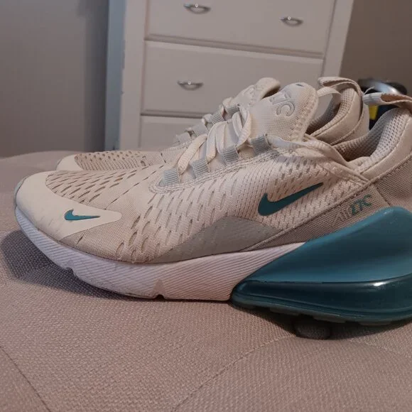 Nike Kids' Grade School Air Max 270 Shoes Size 4 - Picture 6 of 8